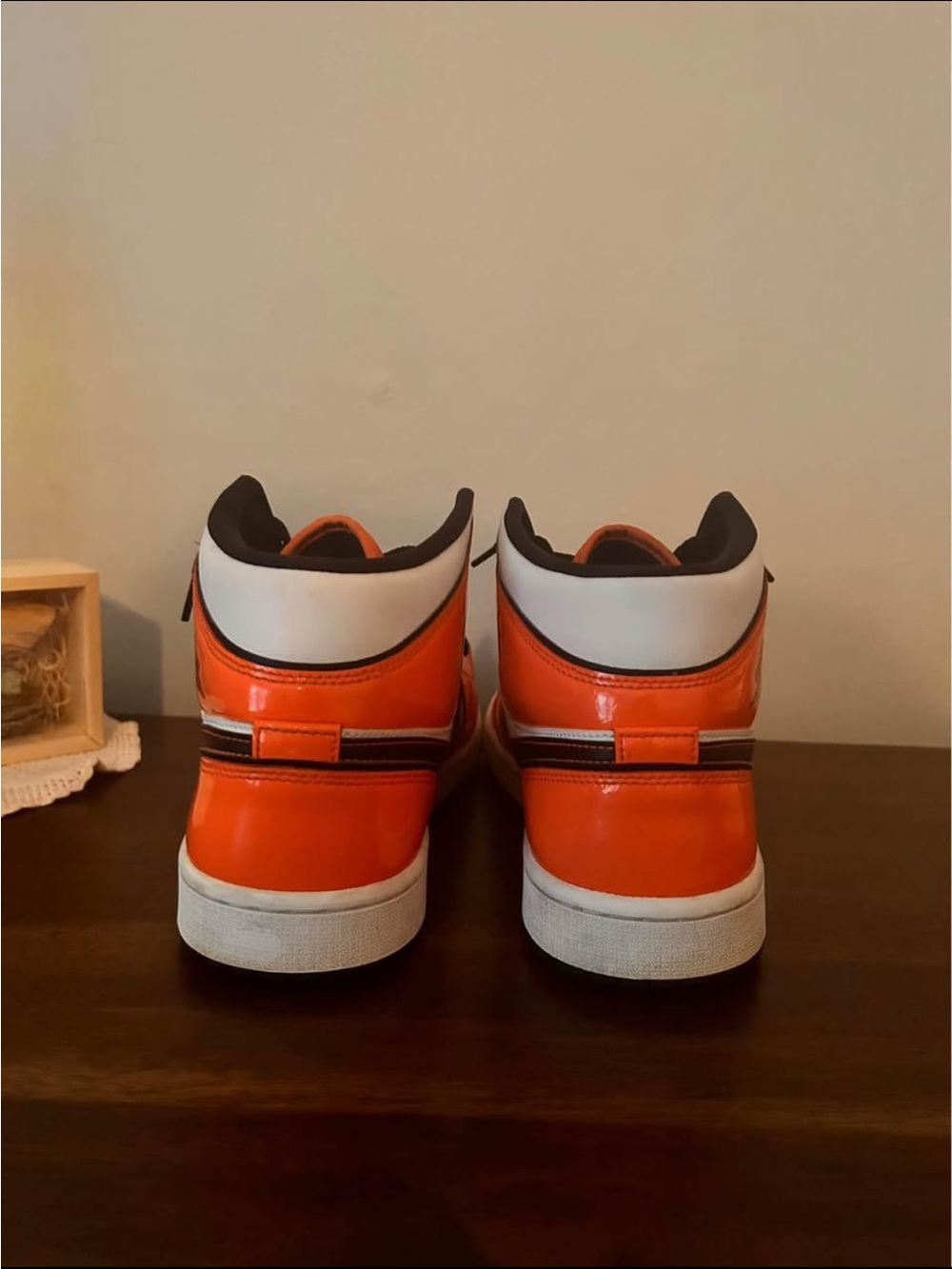 Air Jordan 1 Mid SE Turf Orange - Picture 4 of 5